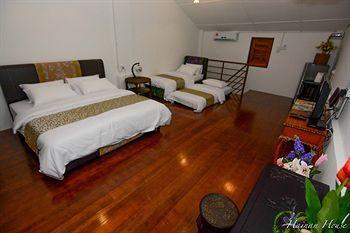 Hainan House Hotel George Town Exterior photo